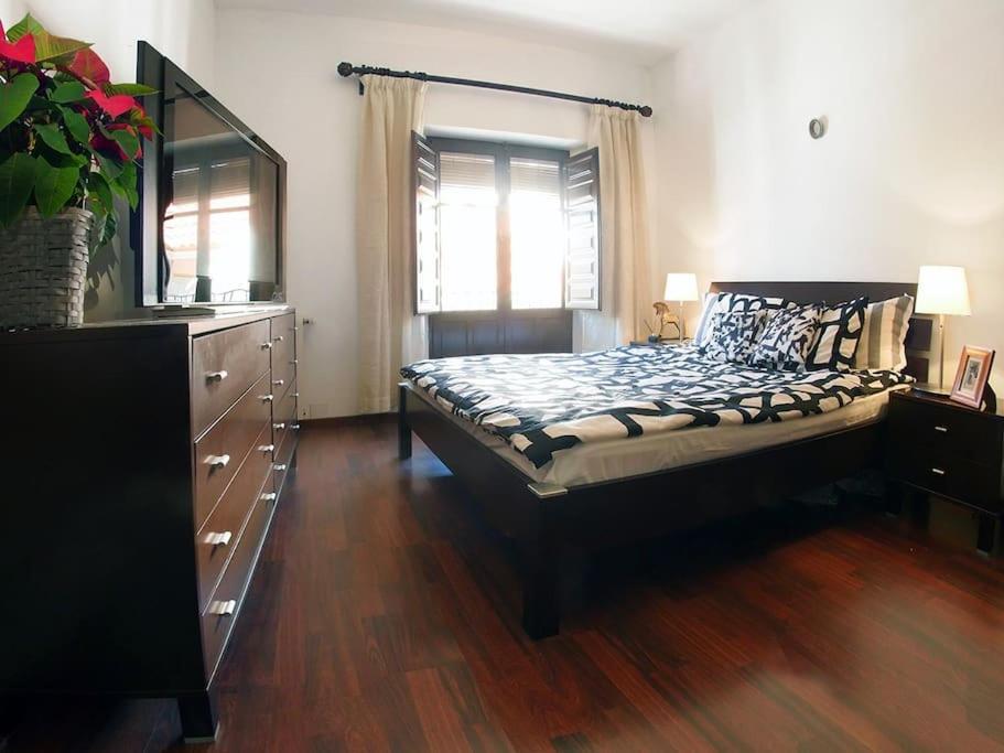 Vip House Rentals, Entire Apartment In Malaga Old Town ภายนอก รูปภาพ
