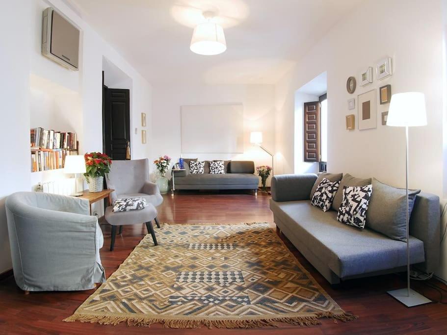 Vip House Rentals, Entire Apartment In Malaga Old Town ภายนอก รูปภาพ